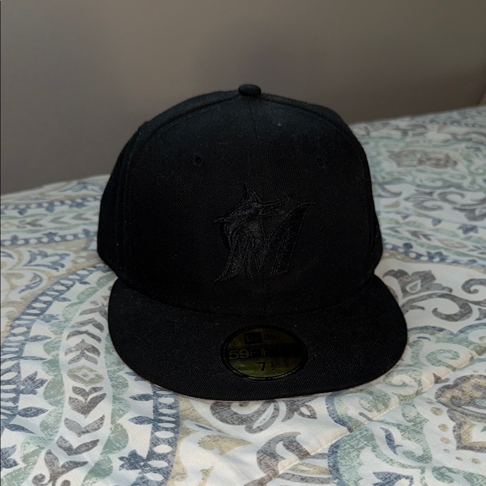 New Era Black marlins hat